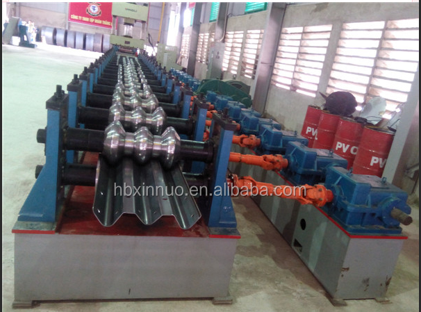 Highway guardrail cold bending forming machine