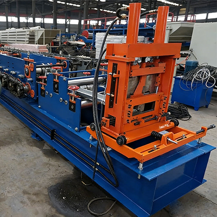 Fully automatic CZ purlin replaceable rolling forming machine