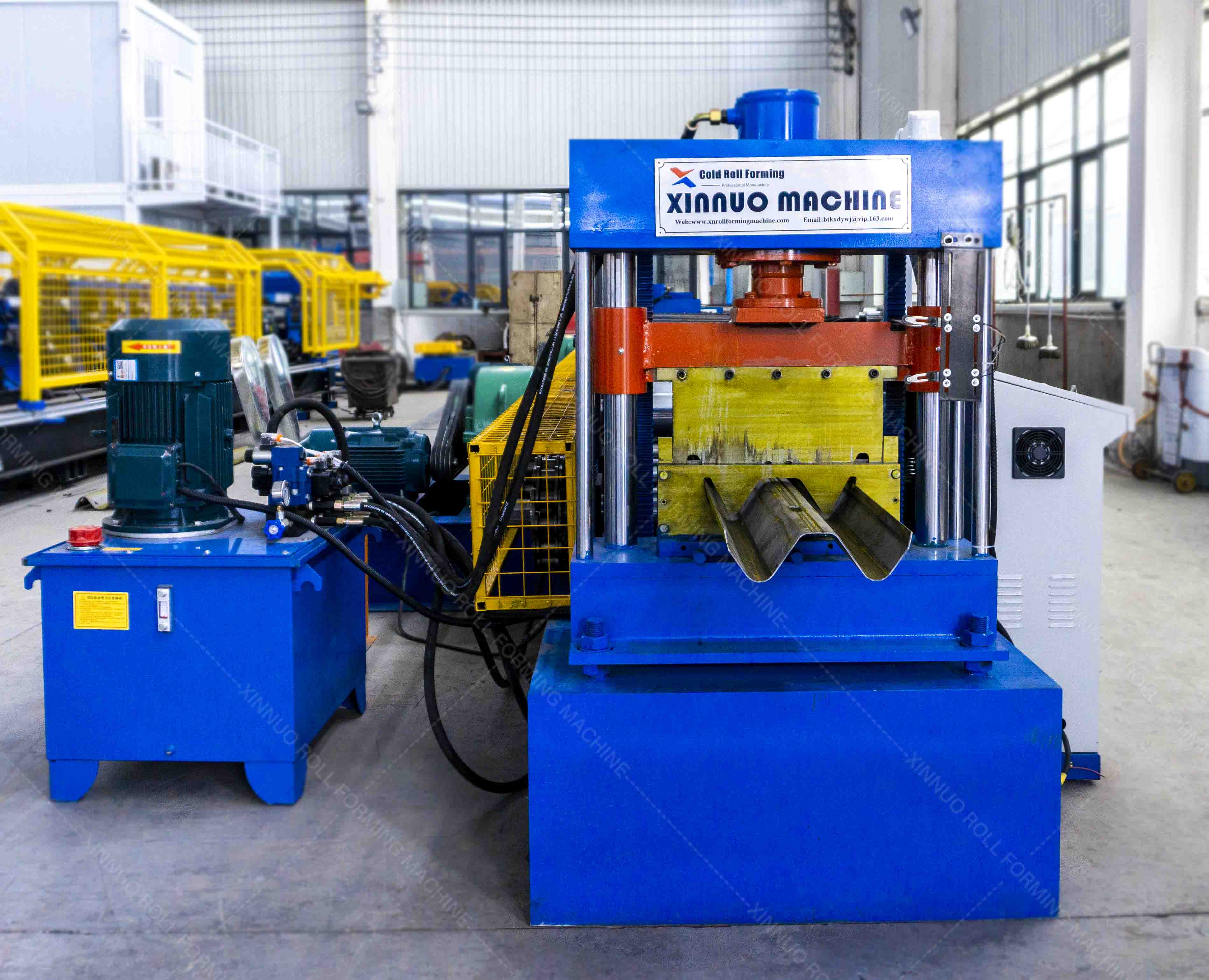 Highway guardrail cold bending forming machine