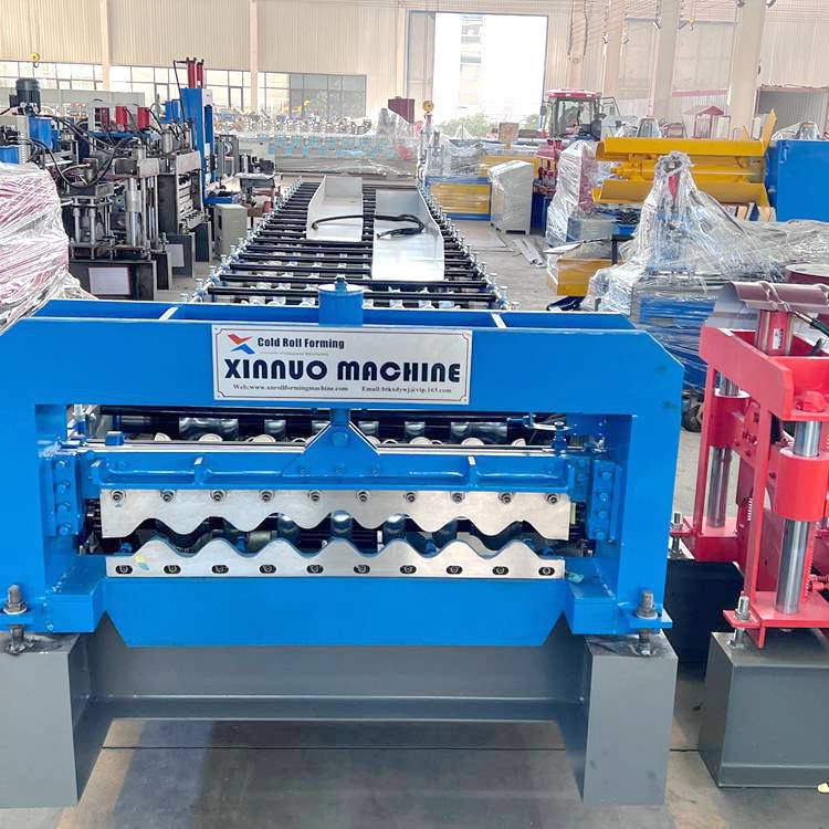 Arc color steel tile forming machine