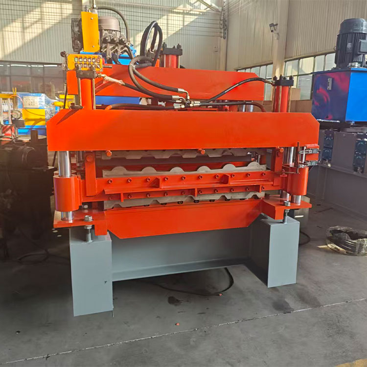 Double-layer roller forming machine