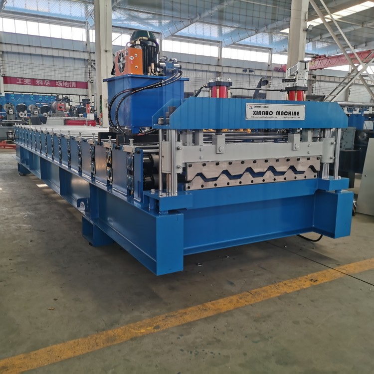 Machine de fabrication de tole
