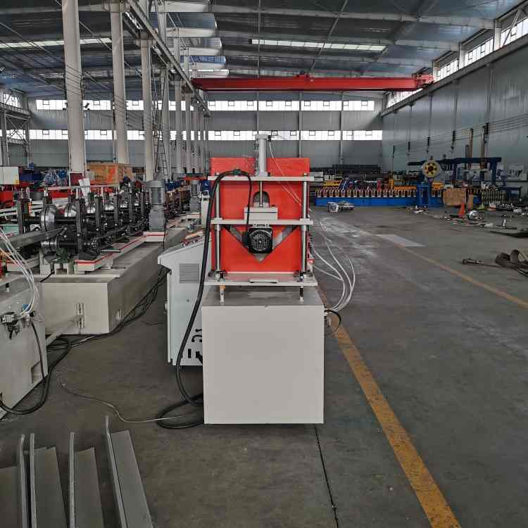 aluminum roller shutter door housing machine