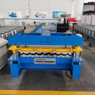 Metal roof panel roll forming machine