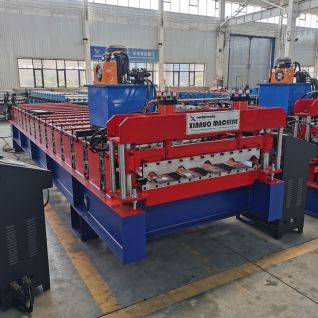 Metal roof rolling machine
