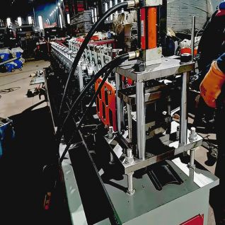 Roll shutter door roll forming machine