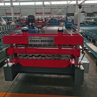 Color steel corrugated sheet forming machine