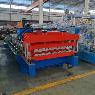 Roof tile roll forming machine