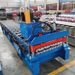 R panel roofing machine
